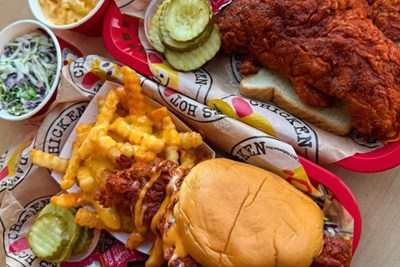 Dave’s Hot Chicken Opens at Former Boston Market